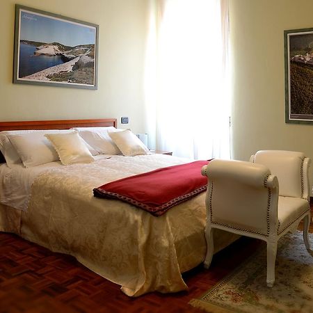 Hotel La Fenice Chiari Ngoại thất bức ảnh