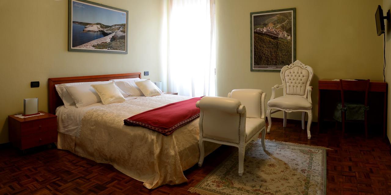 Hotel La Fenice Chiari Ngoại thất bức ảnh