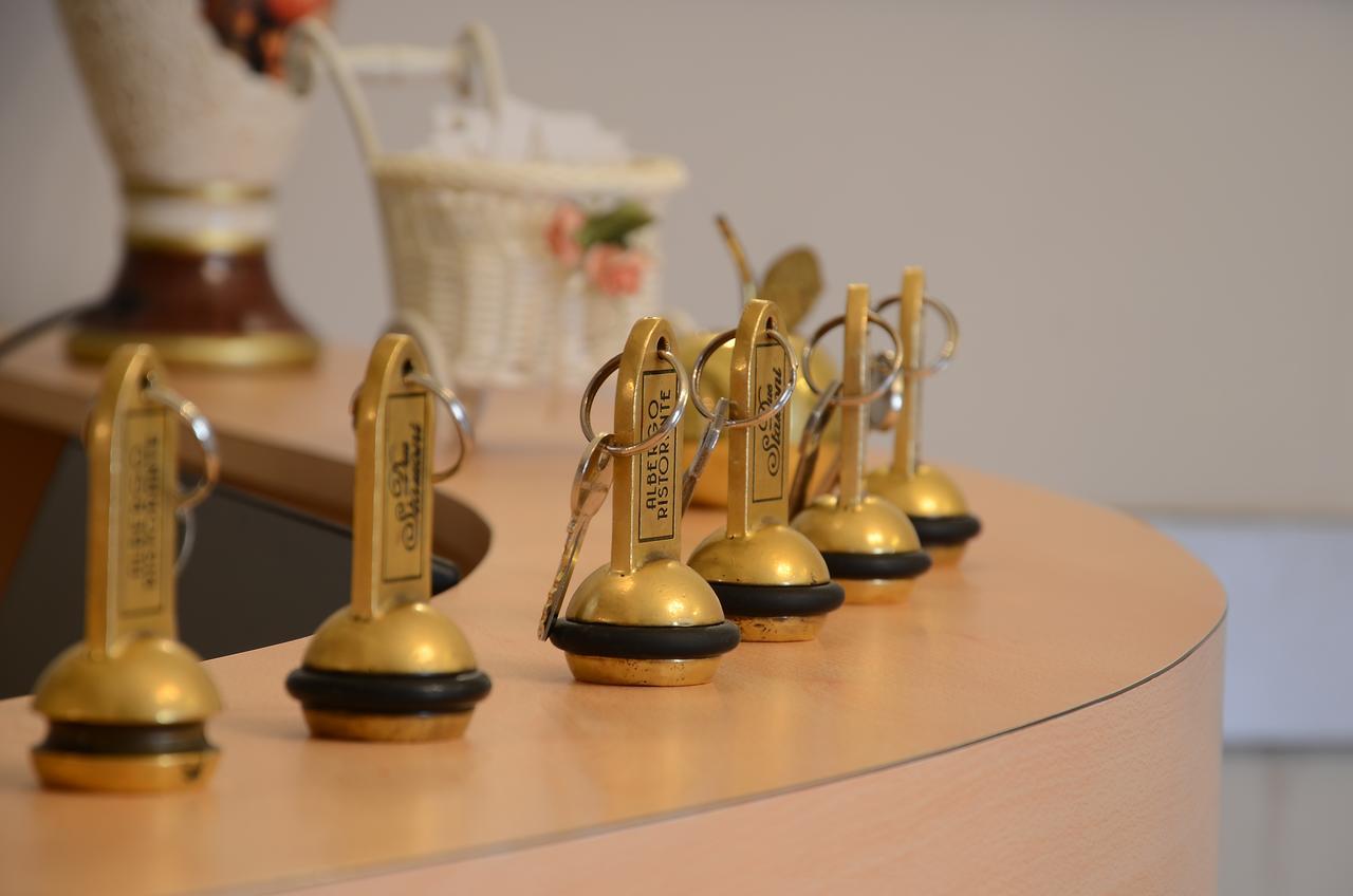 Hotel La Fenice Chiari Ngoại thất bức ảnh