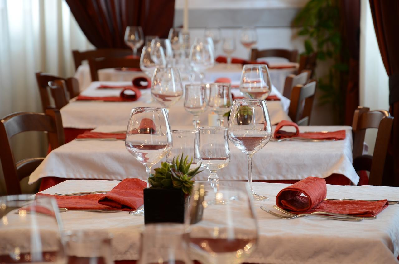 Hotel La Fenice Chiari Ngoại thất bức ảnh
