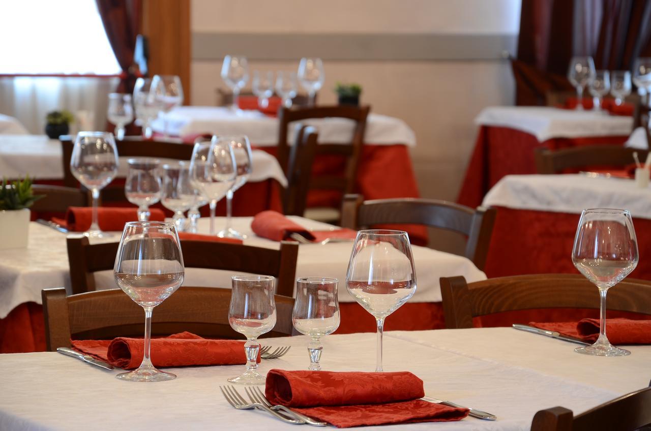 Hotel La Fenice Chiari Ngoại thất bức ảnh