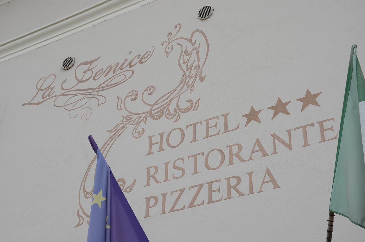 Hotel La Fenice Chiari Ngoại thất bức ảnh